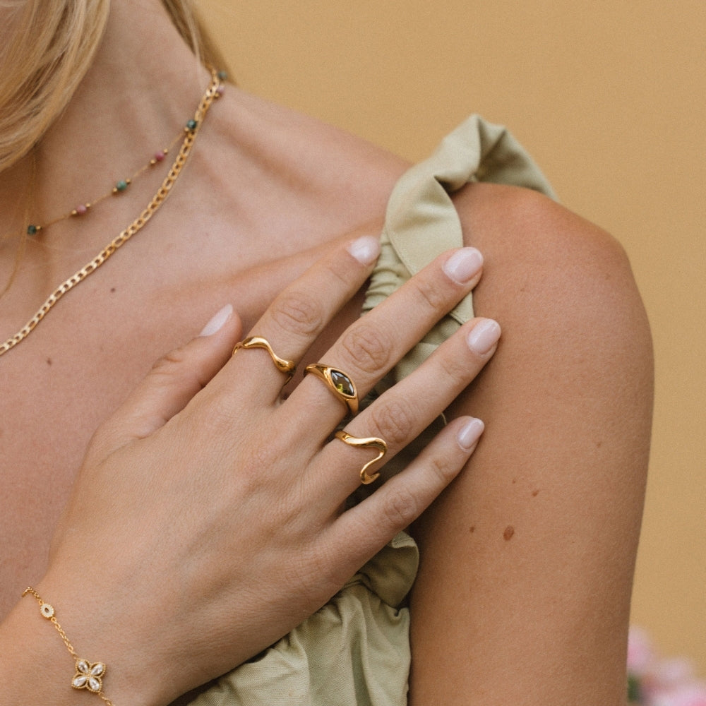 18K Gold Wave Ring