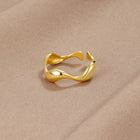 18K Gold Wave Ring 1