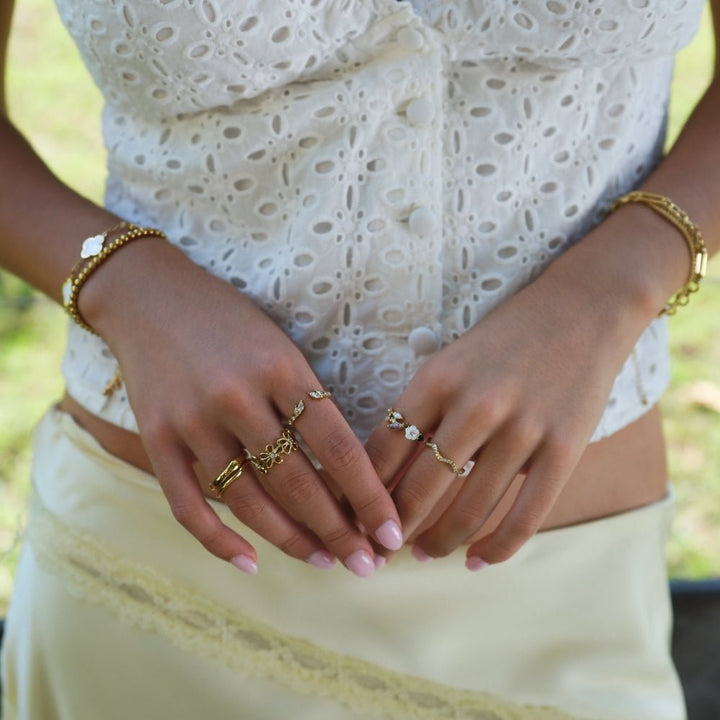Crystal White Blossom Ring Gold