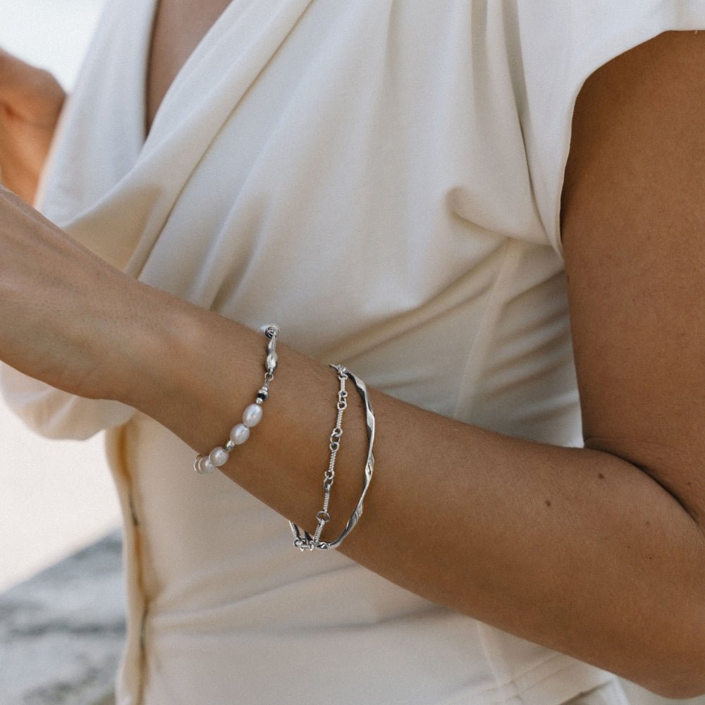 Figaro Silver Knot Chain Bracelet