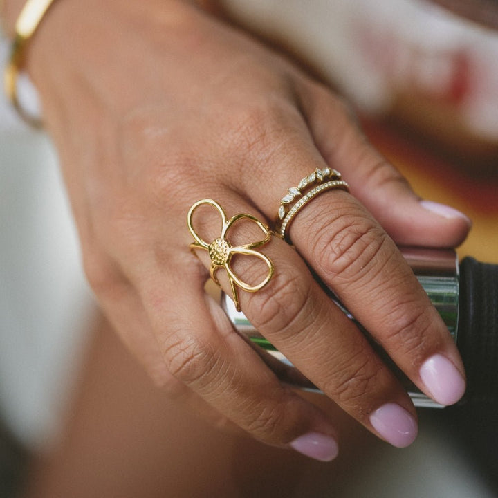 Golden Daisy Flower Ring