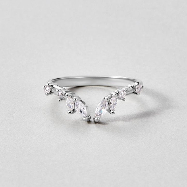 Lily Crystal Silver Vine Ring