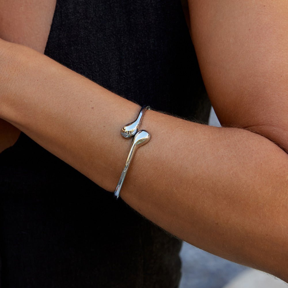 Silver Teardrop Bangle