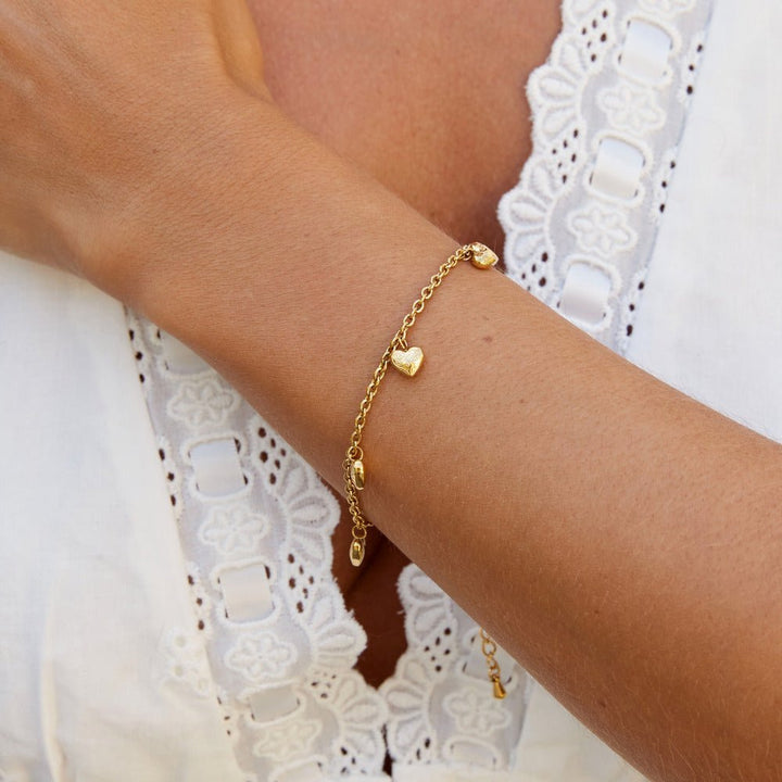 Vintage Gold Heart Charm Bracelet