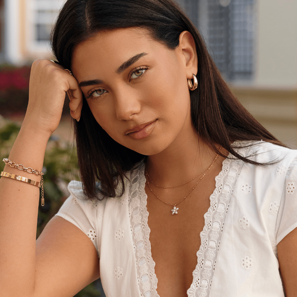 White Flower Pearl Pendant Necklace