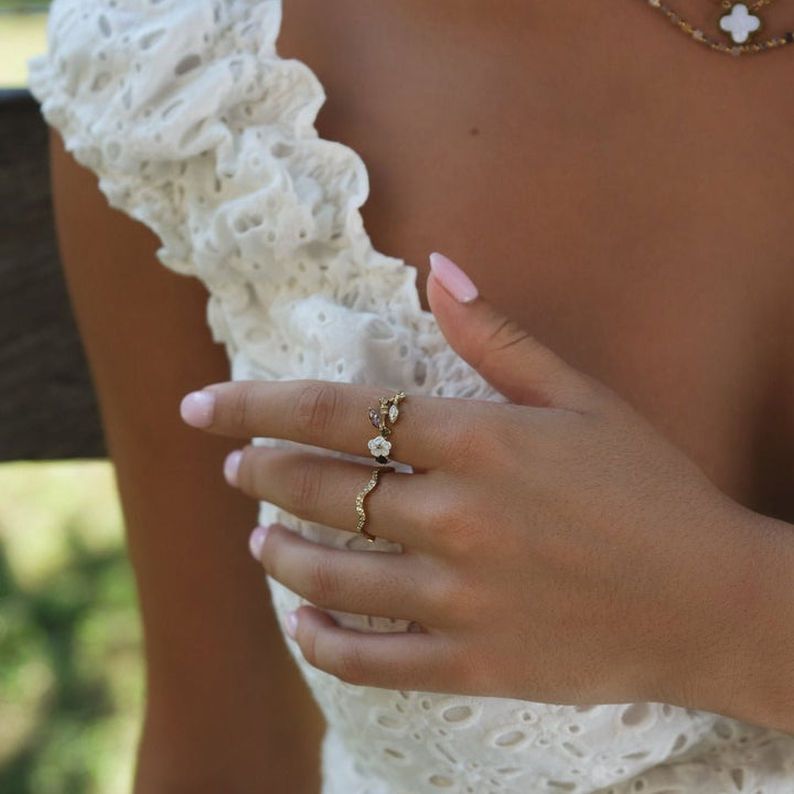 Crystal White Blossom Ring Gold